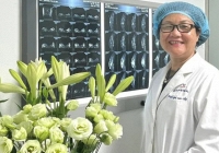PGS.TS.BS Hoàng Thị Phượng, nhà khoa học đặc biệt say mê với điều trị lâm sàng.