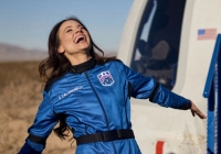 Emily Calandrelli, người phụ nữ thứ 100 bay vào vũ trụ, không quan tâm tới “những gã đàn ông nhỏ bé trên mạng” 
