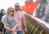 Du khách hào hứng đến các điểm đến Sun World mừng chiến thắng của đội tuyển Việt Nam