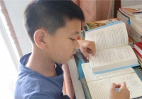 Cậu bé tiểu học viết văn về loài gà, mở đầu đầy triết lý nhưng những dòng cuối khiến cư dân mạng cười không nhặt được miệng!