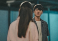 Đi ăn Tất niên nhà bạn gái, tôi không ngờ gặp lại người yêu cũ, càng rối bời với câu tuyên bố lạnh lùng của cô ấy