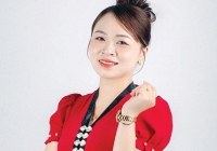 Cô gái Thái làm du lịch ở Mường Lay