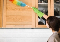 Dọn dẹp bàn thờ cuối năm, tôi bàng hoàng phát hiện bọc đen trong lư hương và sốc khi biết chủ nhân của nó