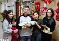 Chào đón những em bé ra đời vào thời khắc đầu tiên của năm Ất Tỵ