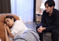 Cưới nhau hơn 6 năm tôi mới có bầu, biết tin, chồng liền mua con gà về đãi vợ nhưng thông báo sau đó của anh khiến tôi hoang mang