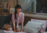 Nửa đêm bố chồng gõ cửa phòng ngủ con dâu, tôi kinh ngạc nhưng vẫn cố gượng dậy ra mở cửa thì bất ngờ với thứ trên tay ông