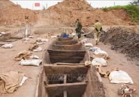 Bắc Ninh: Khai quật khẩn cấp hai thuyền cổ mới phát hiện
