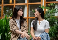 Ngày tôi ra tòa ly hôn, chị dâu tổ chức tiệc mừng, còn rút 1 tỷ tiền tiết kiệm cho tôi xây nhà mới