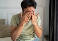 Vừa thấy bóng con rể, mẹ vợ lương 50 triệu/tháng liền bê mâm cơm đi giấu, tôi tìm cách mở ra xem rồi chết trân tại chỗ