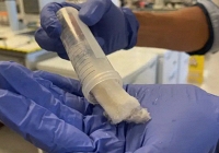 Anh chế tạo kem đánh răng làm từ tóc có khả năng phục hồi men răng vượt trội