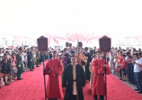 Triển lãm A80: Ấn tượng với màn diễu hành cổ phục, hóa thân thành Tráng sĩ Thầy Mo của NSND Tự Long 