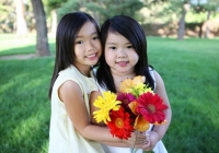 Trong số chị em ruột, những người có cuộc sống suôn sẻ nhất thường sở hữu 2 đặc điểm chung này!