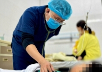 4 việc quan trọng cha mẹ cần làm ngay khi phát hiện con mắc cúm A