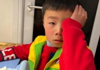 Bài văn vỏn vẻn 26 chữ của 1 học sinh tiểu học khiến cô giáo vừa chấm vừa khóc nức nở: Cô đau đến nghẹn lòng!