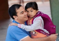 Con cái thiếu tình cảm của bố dễ gặp 2 hiện tượng TIÊU CỰC sau: Các ông bố đọc mà giật mình, hết đùn chuyện dạy con cho vợ!