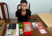 Phát hiện hơn 1 tỷ đồng, 11 chỉ vàng, 3 sổ tiết kiệm trong cốp xe máy, Đỗ Tấn Được 'cuỗm sạch' rồi đi mua quà cho bạn gái 