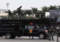 Hình ảnh hàng nghìn cảnh sát tinh nhuệ và dàn khí tài hiện đại diễn tập bảo vệ Đại hội Đảng