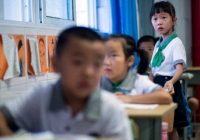 Từng dạy thêm kín lịch, một giáo viên Toán giờ hụt hẫng: 'Tối nằm cứ ngẩn người ra, hối hận thì không, nhưng thấy số mình nhọ'