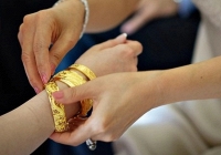 Mẹ chồng đòi bán vàng hồi môn của tôi, ai ngờ chỉ 1 tháng sau bà xuống nước xin lỗi