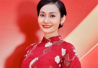 Nữ biên kịch phim Việt đang 'hot': Từng ám ảnh và sợ hãi khi con về trễ, dạy con bài học vượt cám dỗ quá hay!