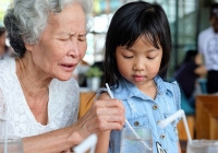 Ông bà hay nói 5 câu này, tưởng yêu thương nhưng thực ra ngấm ngầm 'hại' cháu