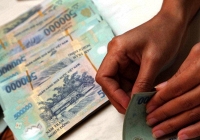 Chỉ vì muốn ăn Tết nhà ngoại, tôi sắm sửa tươm tất, biếu bố mẹ chồng 50 triệu nhưng bà phán một câu lạnh lòng