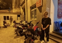 Nẹt pô, đánh võng quanh hồ bị 141 bắt, quái xế năn nỉ xin vì 'trót nghịch dại lần đầu'