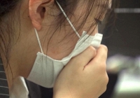 Bị viêm phổi do nấm, ho đỏ mắt vì thói quen 'kỳ quặc' với đôi tất