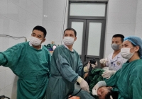 Nghệ An: Người đàn ông ngậm tăm nằm xem ti vi rồi… nuốt luôn vào dạ dày