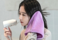 Sấy tóc sai cách không chỉ hại tóc mà còn “phá hủy” thính giác, bác sĩ liệt kê 5 lưu ý