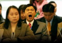 Áp lực mùa liên hoan cuối năm đã đến: Tập hát, diễn văn nghệ khiến dân văn phòng 'ngán ngẩm' 
