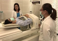 Người phụ nữ mắc ung thư bàng quang, không liên quan đến chuyện đi vệ sinh mà do 1 thói quen làm đẹp