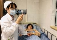 Người phụ nữ phát hiện sỏi dạ dày to bằng quả bóng bàn sau 1 tuần ăn măng