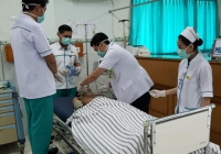 Người đàn ông đột tử giữa đêm vì làm 2 việc này khi thức khuya