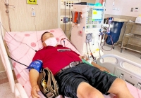 Đi khám phù chân, người đàn ông bị đẩy vào phòng chạy thận, cấp cứu vì mê 2 loại nước