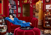 Ngôi nhà theo phong cách tối đa của nữ hoàng thoát y nổi tiếng Dita Von Teese