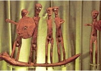 Bí ẩn những tượng gỗ cổ thách thức quan niệm về giới tính cách đây 26 thế kỷ