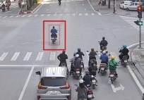 Nói thì lại tự ái, 703 người vượt đèn đỏ ngã tư trong 1 ngày!