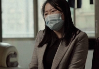 Nhìn vào điện thoại người lạ vài giây, người phụ nữ hốt hoảng khi tối về nhận thông báo đang vay 1,7 tỷ