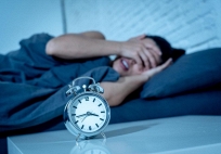 Trước giờ đi ngủ, cơ thể xuất hiện 5 dấu hiệu này: Đừng chủ quan, đó có thể là 'lời cảnh báo sớm' của đột quỵ não