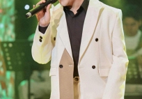 Từ cậu bé vùng núi mê sân khấu hội chợ đến Á quân 2 Tiếng hát Việt Toàn Cầu