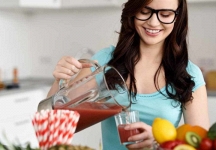 Bác sĩ chia sẻ một loại nước trái cây 3 thành phần có thể giúp làn da 'sáng từ gốc' trong suốt mùa đông