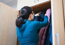 Gia đình 3 người đều bị dị ứng khi trời chuyển lạnh - bác sĩ nhắc nhở: Cẩn thận “quần áo xếp đáy tủ” chính là 'thủ phạm'