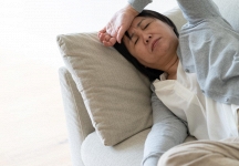 Thấy 1 dấu hiệu lặp lại cả tháng, người phụ nữ phát hiện bị ung thư: Có 5 bất thường buổi sáng bác sĩ bảo 'đi khám ngay kẻo muộn'