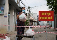 TP.HCM siết Chỉ thị 16 thêm 2 tuần, người dân khu phong tỏa chỉ ra ngoài 2 lần/tuần mua nhu yếu phẩm