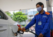 Giá xăng RON 95 tăng gần 1.000 đồng/lít, lập đỉnh trong vòng 7 năm qua