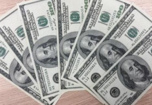 Đồng USD ổn định nhờ tin tức khả quan về dịch bệnh