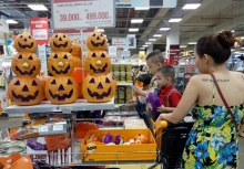 Sôi động thị trường đồ hóa trang Halloween