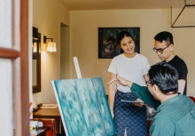 Hoa hậu Ngọc Hân đồng hành với các họa sĩ trẻ thông qua dự án xưởng sáng tác 