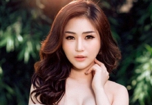 Rời Việt Nam, Hương Tràm làm gì trên đất Mỹ?